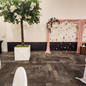 Location de toile de fond florale flottante