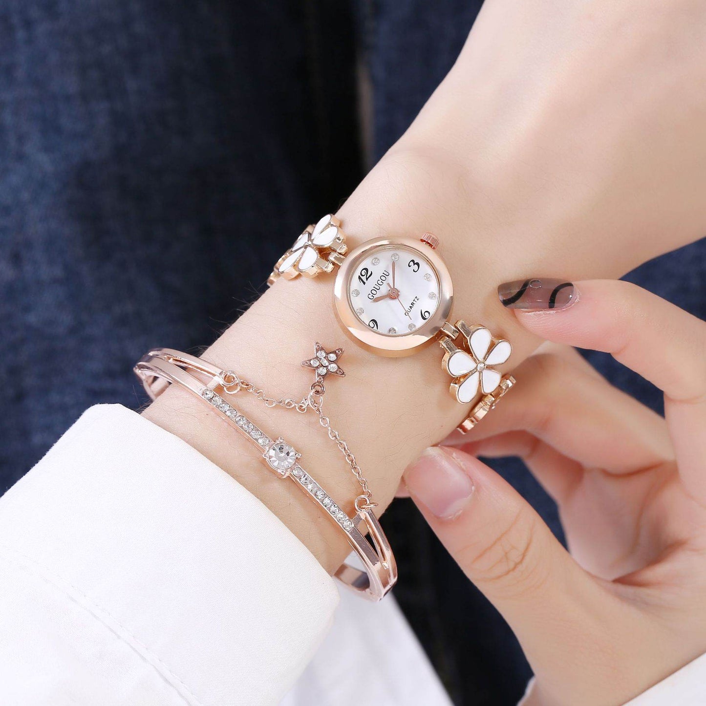 Women's Bracelet Watch Flower Disk Two-piece Bracelet Set - www.Shopthatapp.com