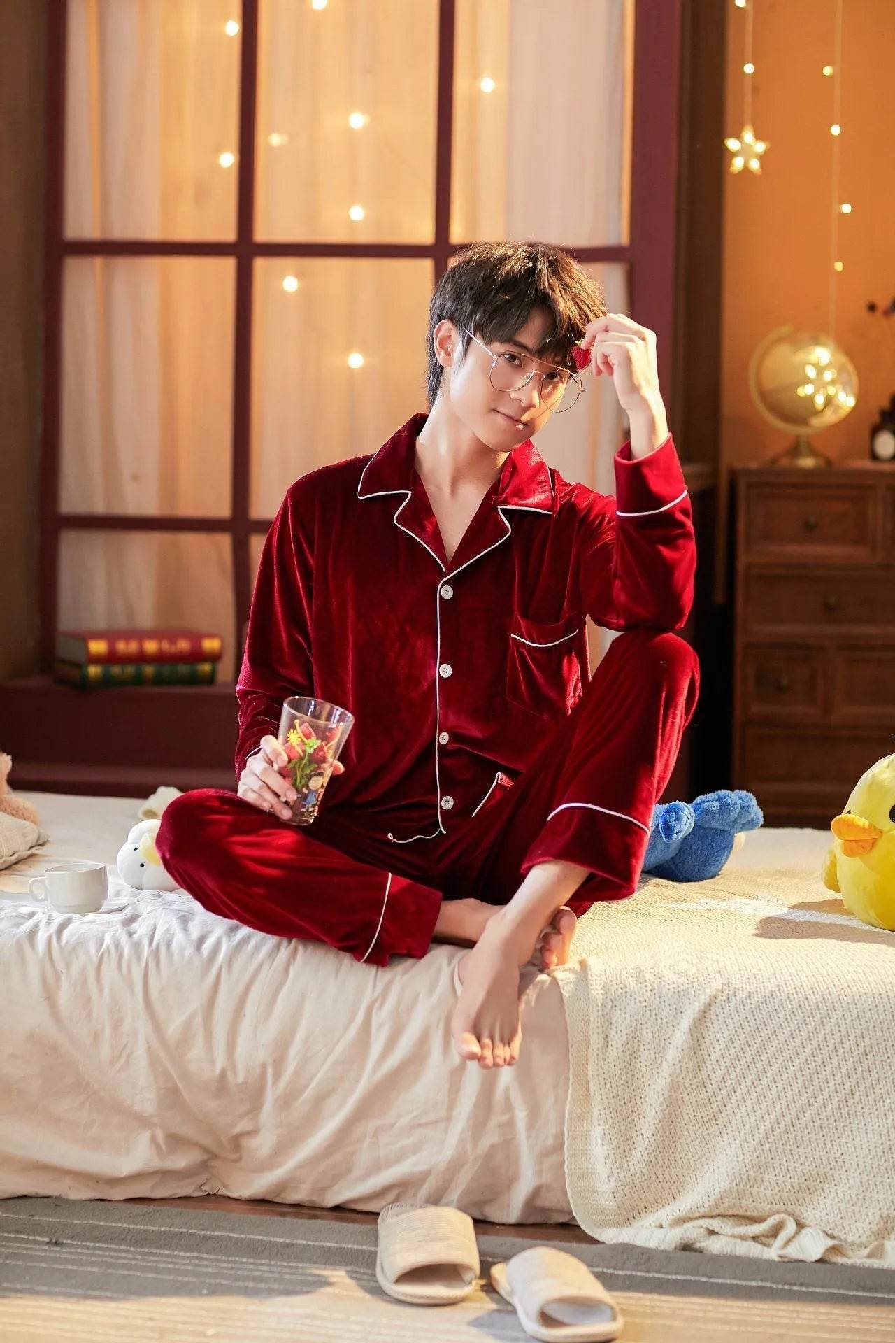 2pcs Couple Gold Velvet Long Sleeve Pajamas set - www.Shopthatapp.com