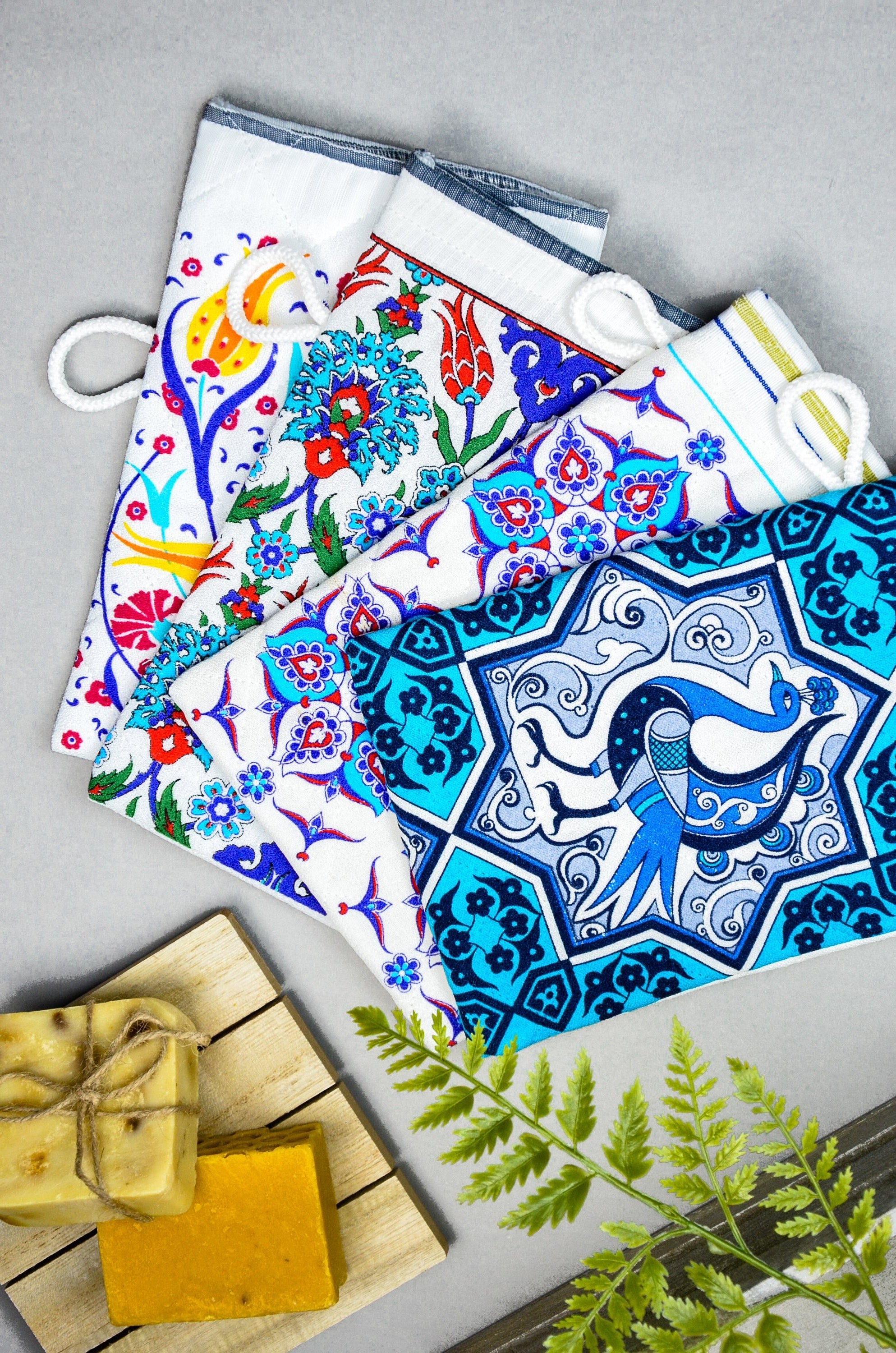 Exfoliating Glove - www.Shopthatapp.com