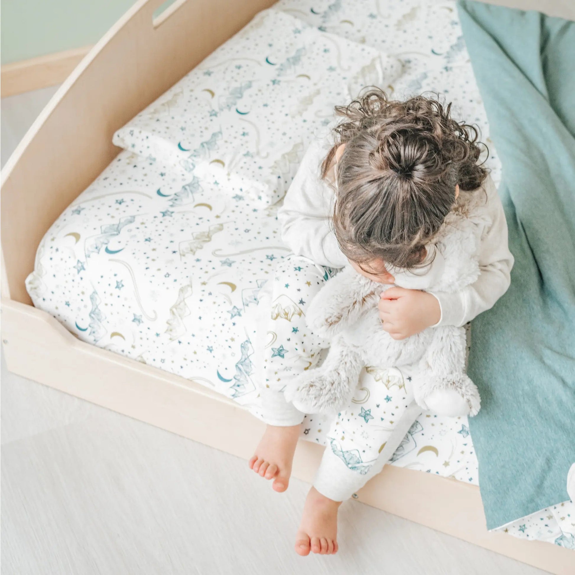 CHERRY TWIN - Montessori Floor Bed with Shelves - www.Shopthatapp.com