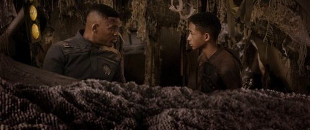 After Earth (Bilingual) [Import] - www.Shopthatapp.com