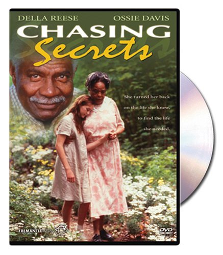 Chasing Secrets (Bilingual) [Import] - www.Shopthatapp.com