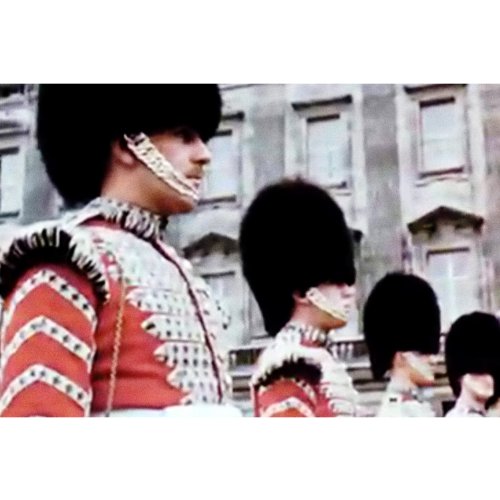 Celebrating the Queen's Diamond Jubilee - Collector's Edition (Bilingual) - DVD - www.Shopthatapp.com