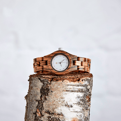 Le Pin : Montre en bois pour femme