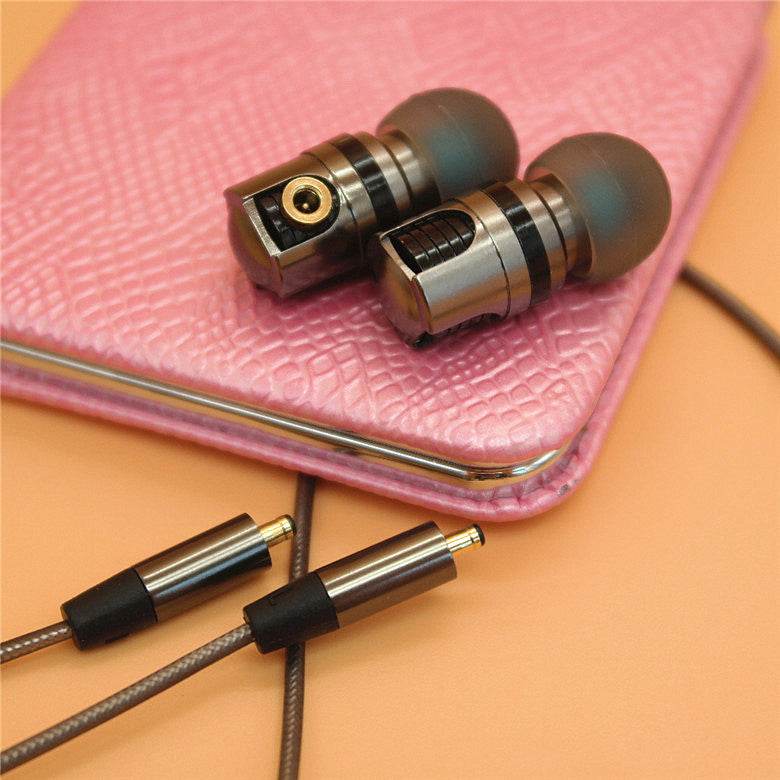 846 in-ear metal earphones - www.Shopthatapp.com