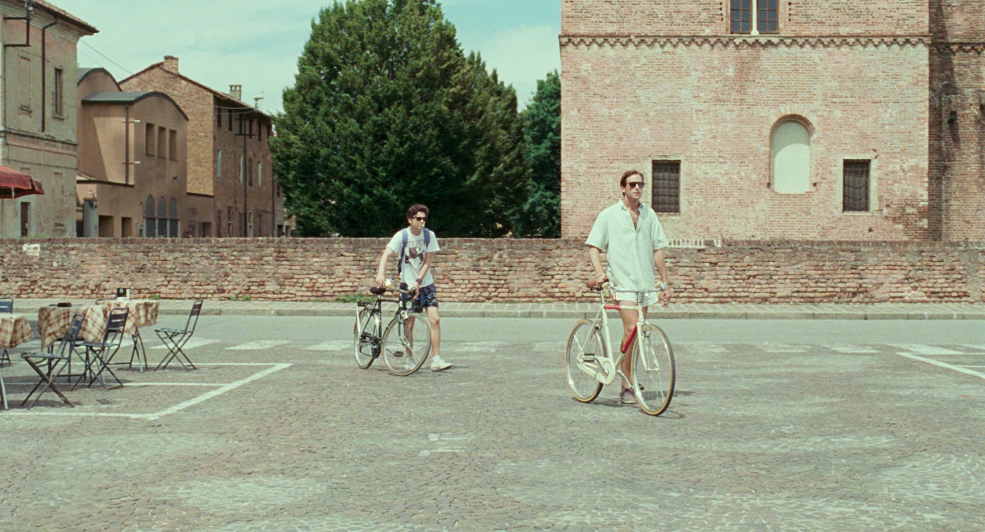 Call Me By Your Name [Blu-ray] (Bilingual) - www.Shopthatapp.com