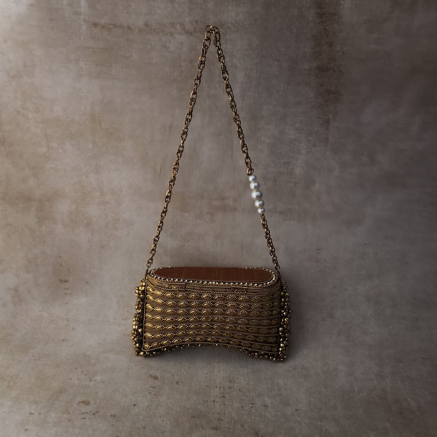 Parijat Gold - www.Shopthatapp.com