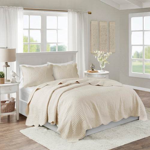 3 Piece Reversible Scalloped Edge Quilt Set Bedding Comforter set - www.Shopthatapp.com