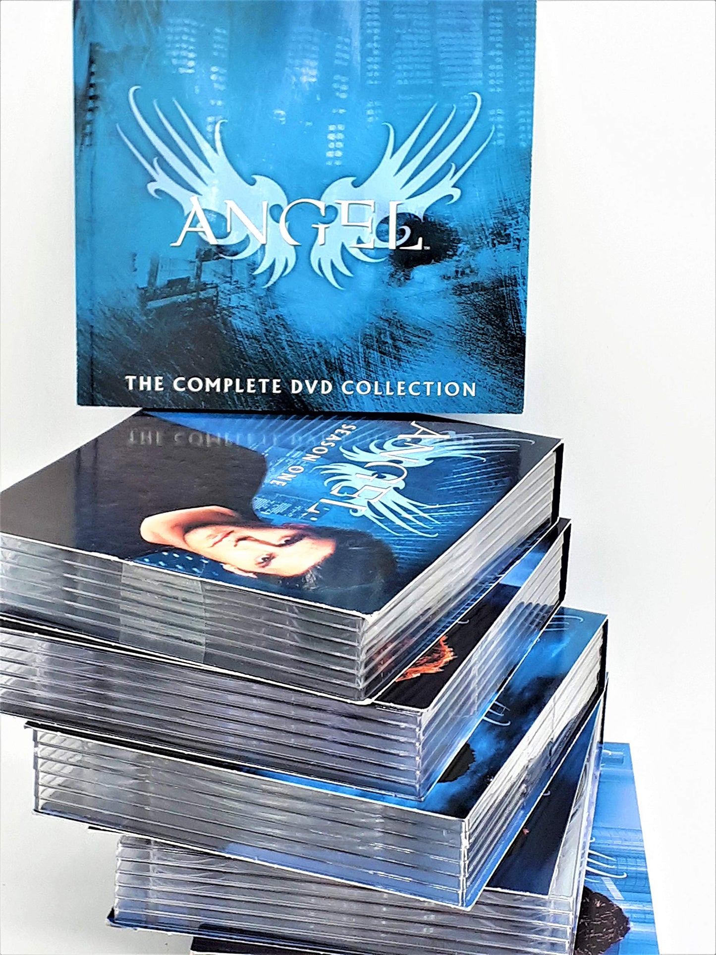 Angel - Seasons 1-5 (Collectors Set) (30DVD) - www.Shopthatapp.com