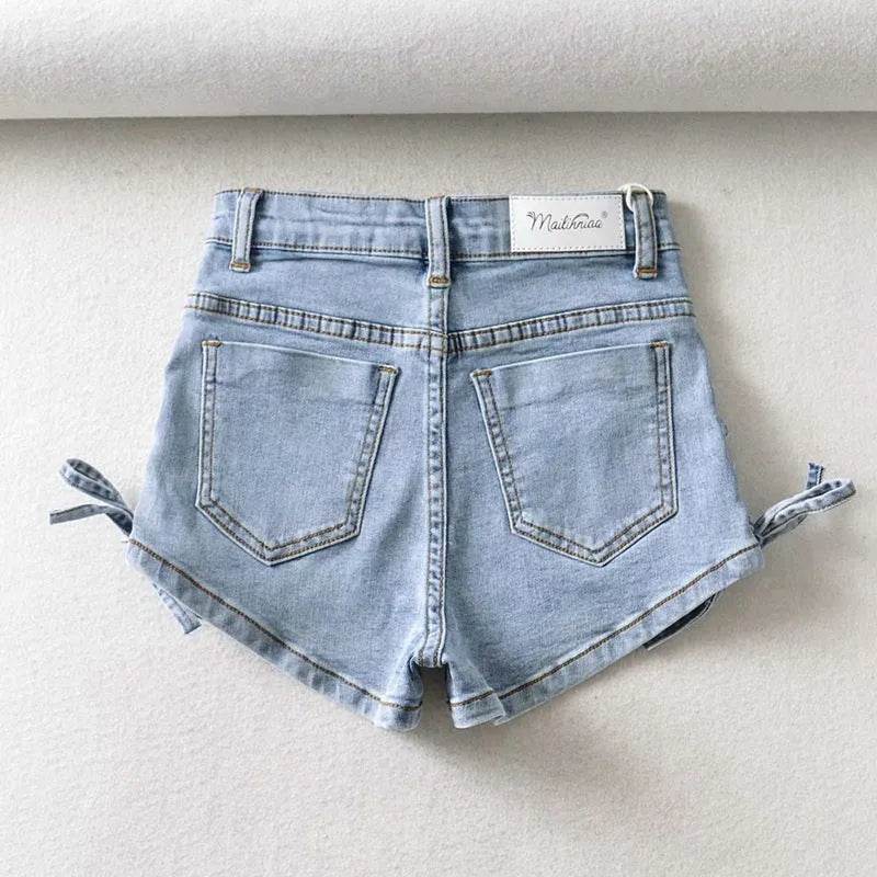 Fashionable And Personalized Bow Denim Shorts For Women - www.Shopthatapp.com