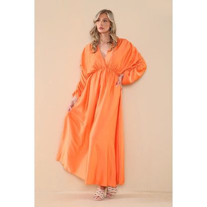 Robe longue en satin à manches froncées