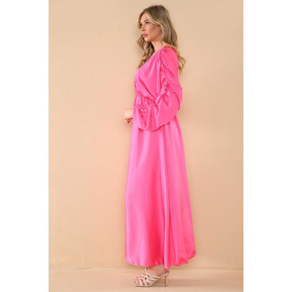 Robe longue en satin à manches froncées