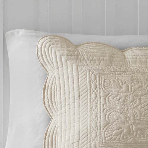 3 Piece Reversible Scalloped Edge Quilt Set Bedding Comforter set - www.Shopthatapp.com