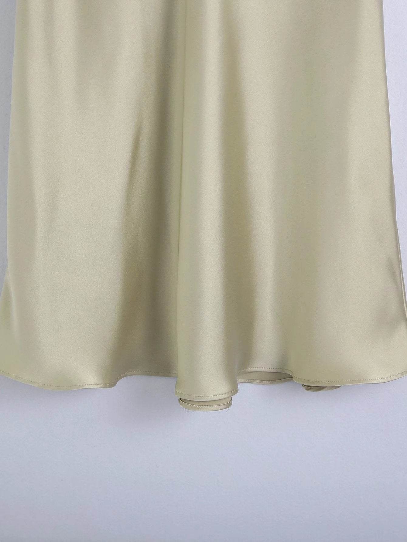 High Waisted Midi Silk Satin Skirt - www.Shopthatapp.com