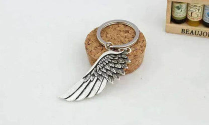 Angel wings keychain - www.Shopthatapp.com