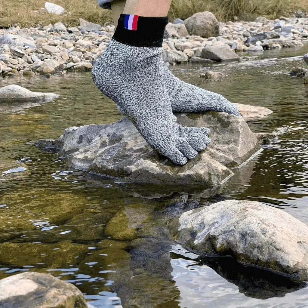 Anti Cut Protective socks - www.Shopthatapp.com