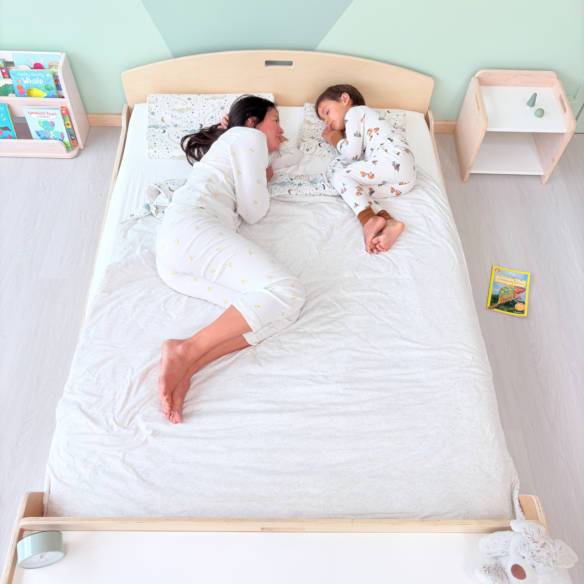 CHERRY FULL - Montessori Floor Bed with Shelves - www.Shopthatapp.com