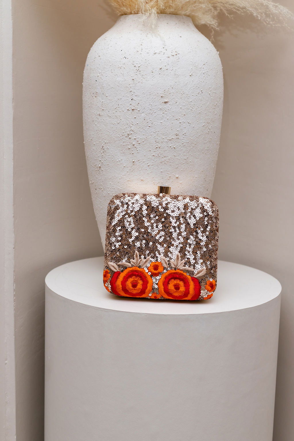 DOWNTOWN Clutch - Www.Shopthatapp.com