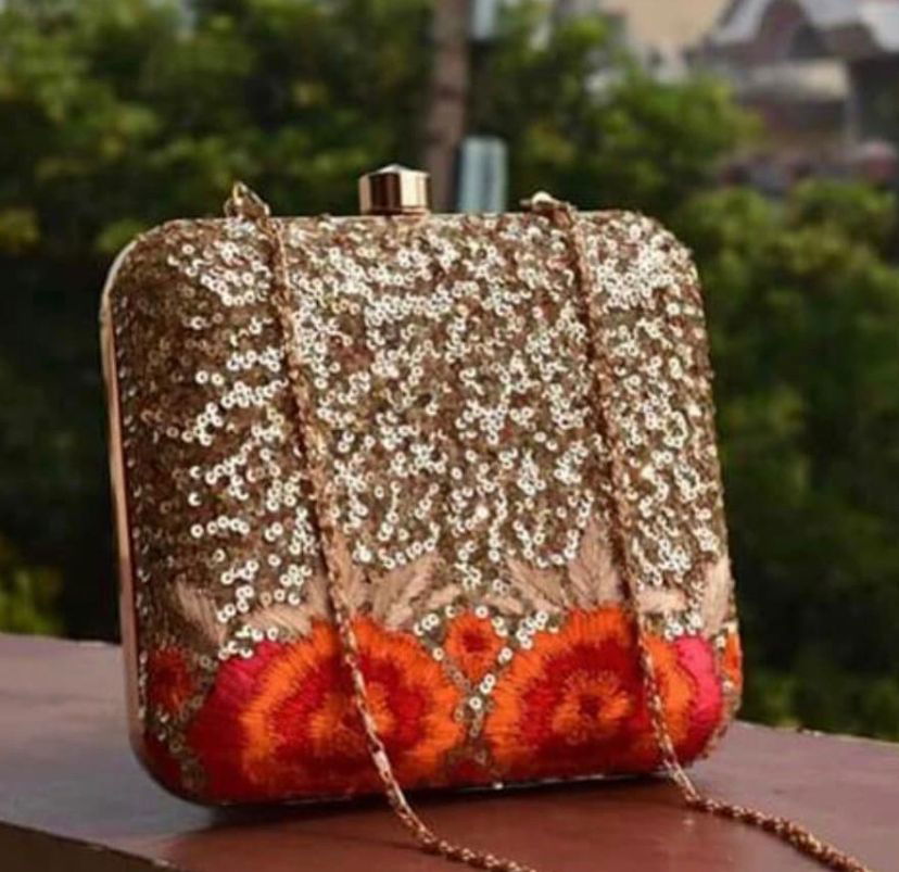 DOWNTOWN Clutch - Www.Shopthatapp.com