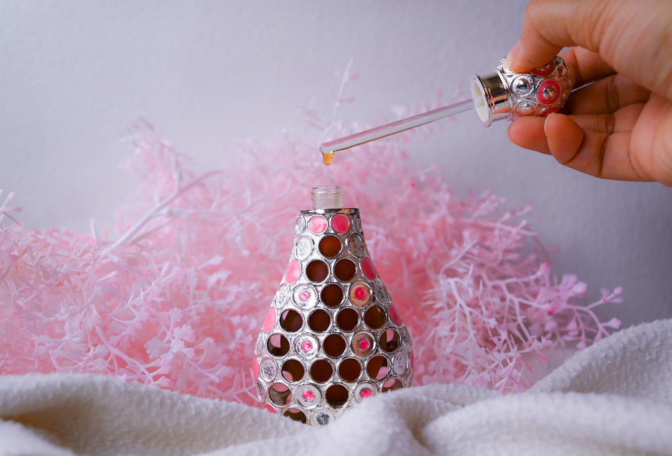 Laila Attar - www.Shopthatapp.com