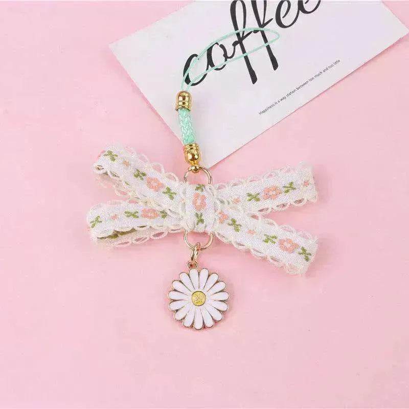 Daisy Keychain Pendant Creative Keychain Hanging - www.Shopthatapp.com