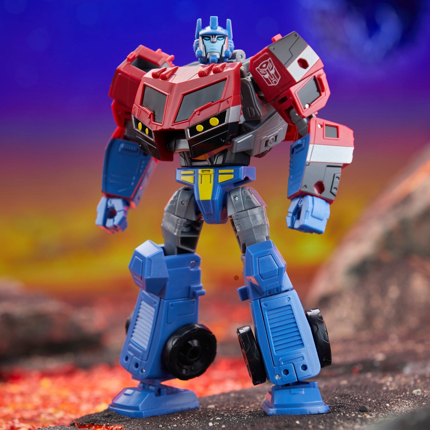 Transformers Legacy United - Voyager Class - Animated Universe Optimus Prime - www.Shopthatapp.com