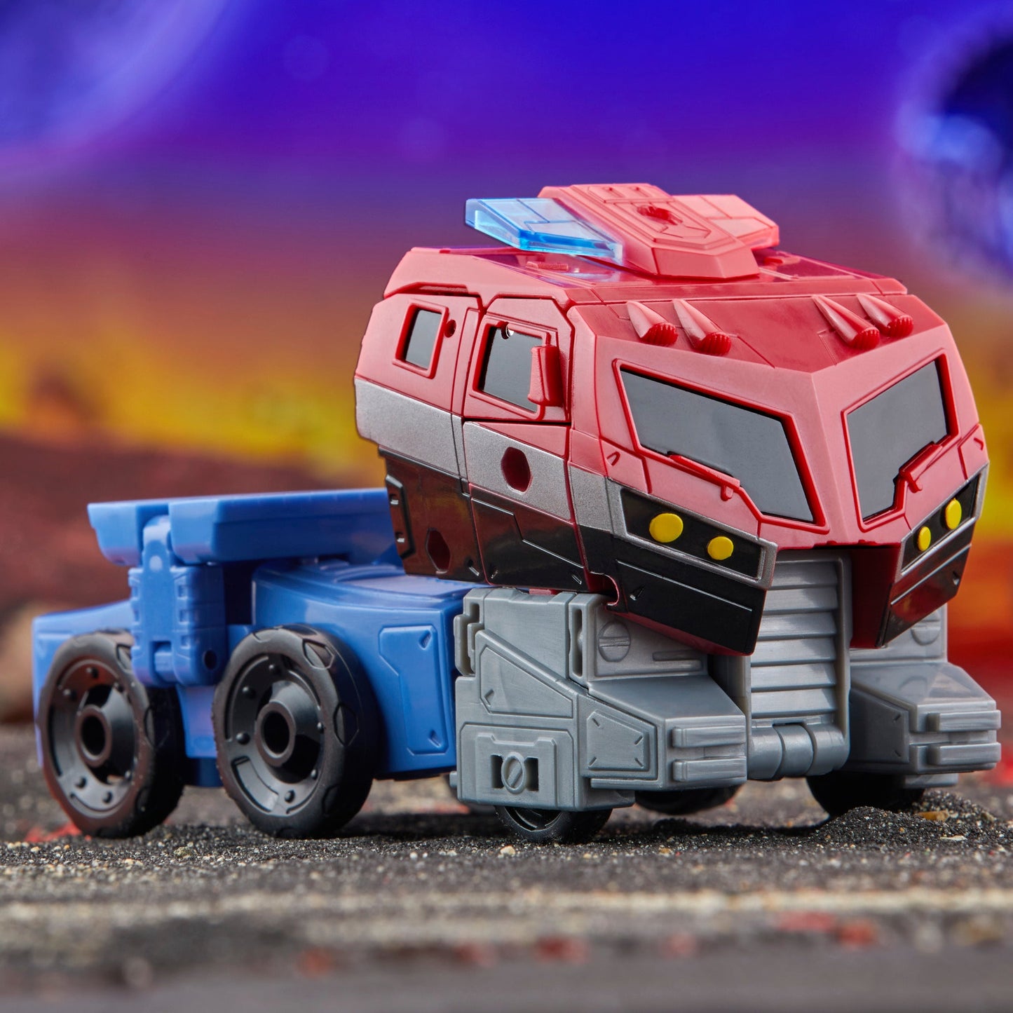Transformers Legacy United - Voyager Class - Animated Universe Optimus Prime - www.Shopthatapp.com