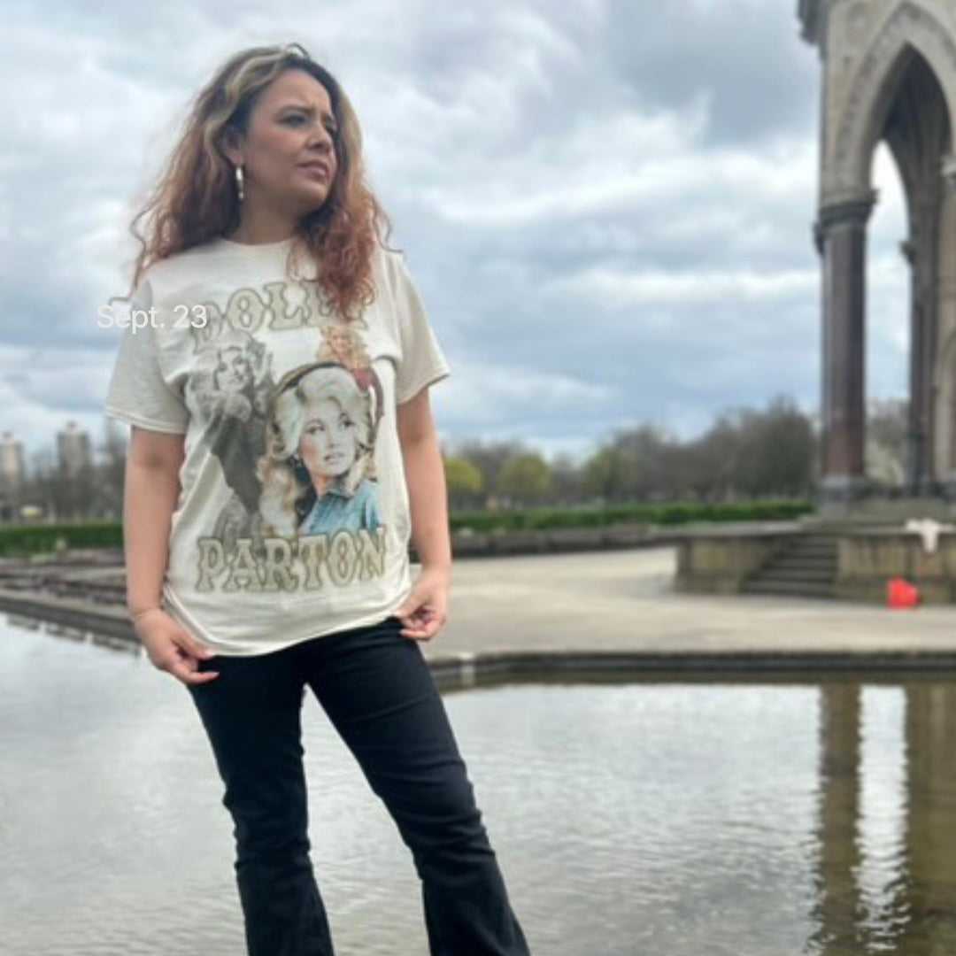 Dolly T-Shirt Adults - www.Shopthatapp.com