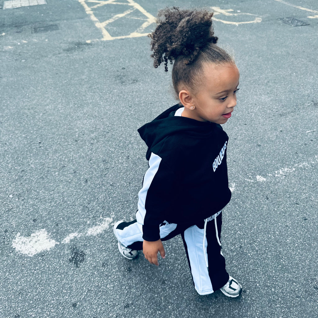 Straight Leg Tracksuit - www.Shopthatapp.com