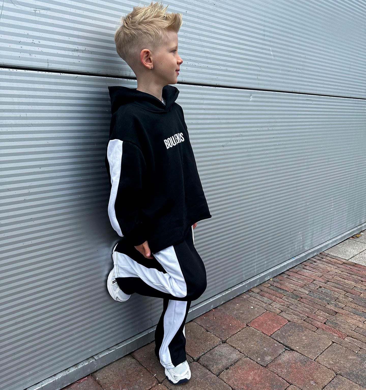 Straight Leg Tracksuit - www.Shopthatapp.com