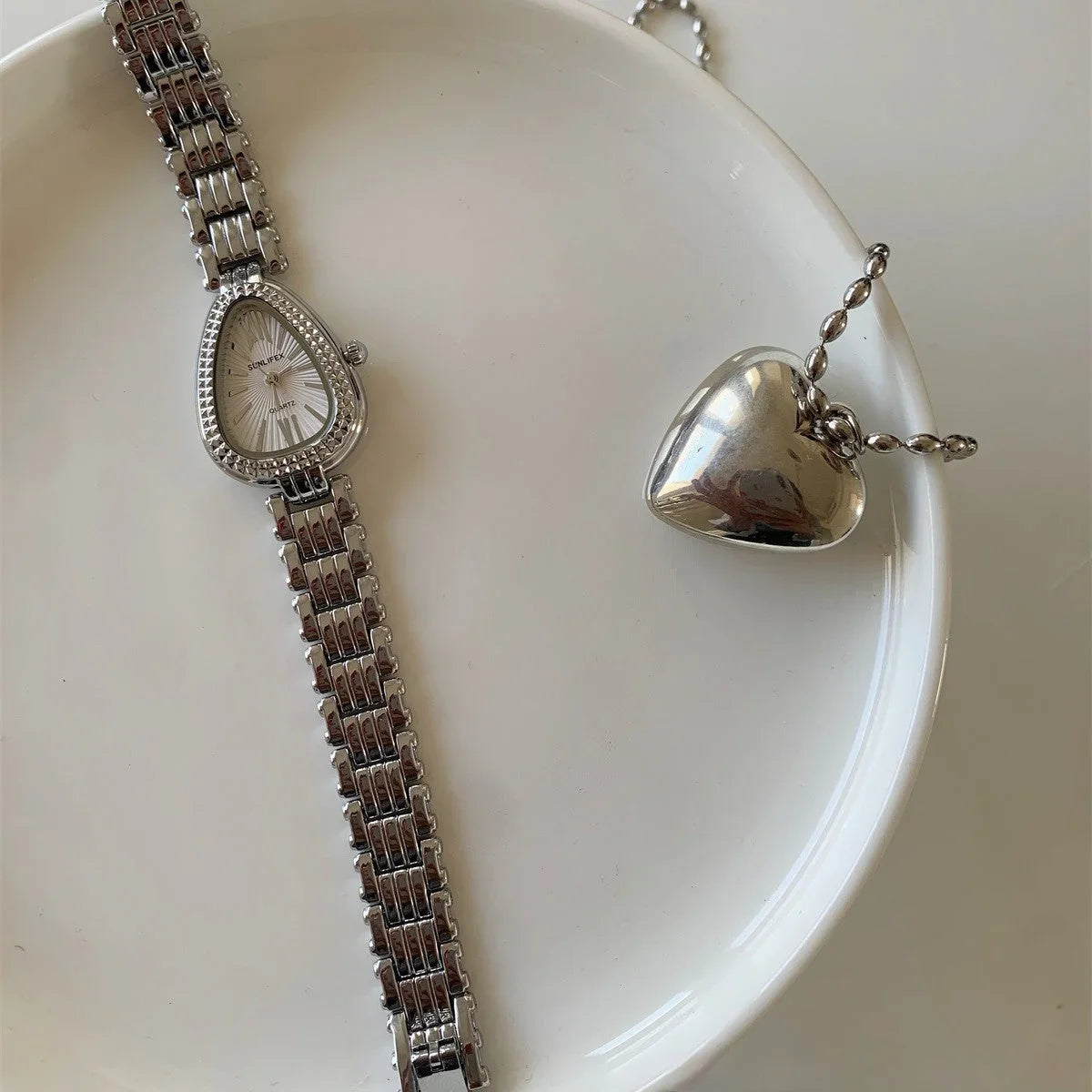 Golden Snake Head Gorgeous Chain Watch Women - www.Shopthatapp.com