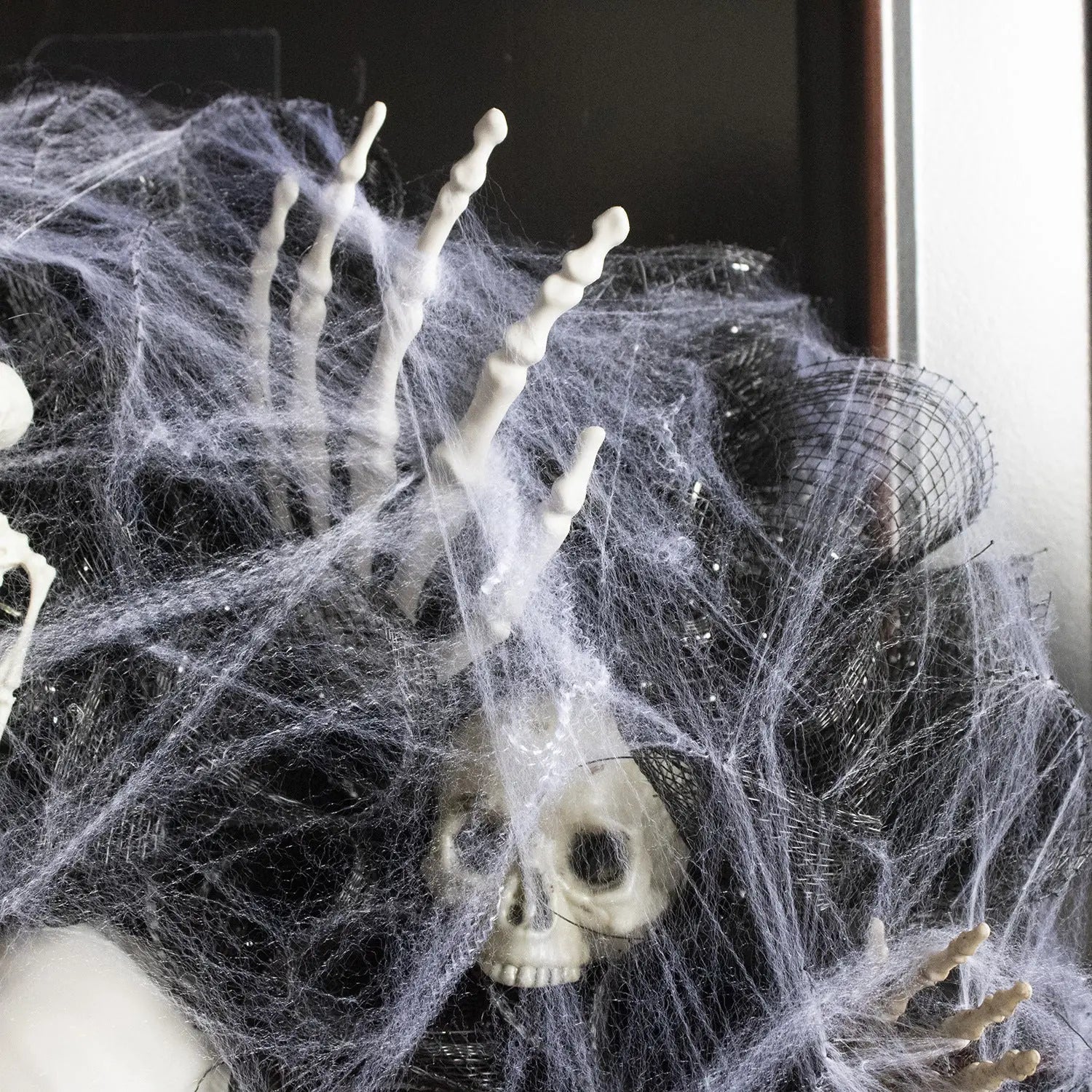 Halloween Black Mesh Skull Garland Party Layout Props - www.Shopthatapp.com