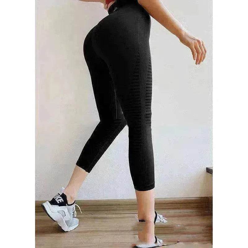 High-rise 7/8 leggings: Seamless, stretchy, dry, and breathable! - www.Shopthatapp.com #