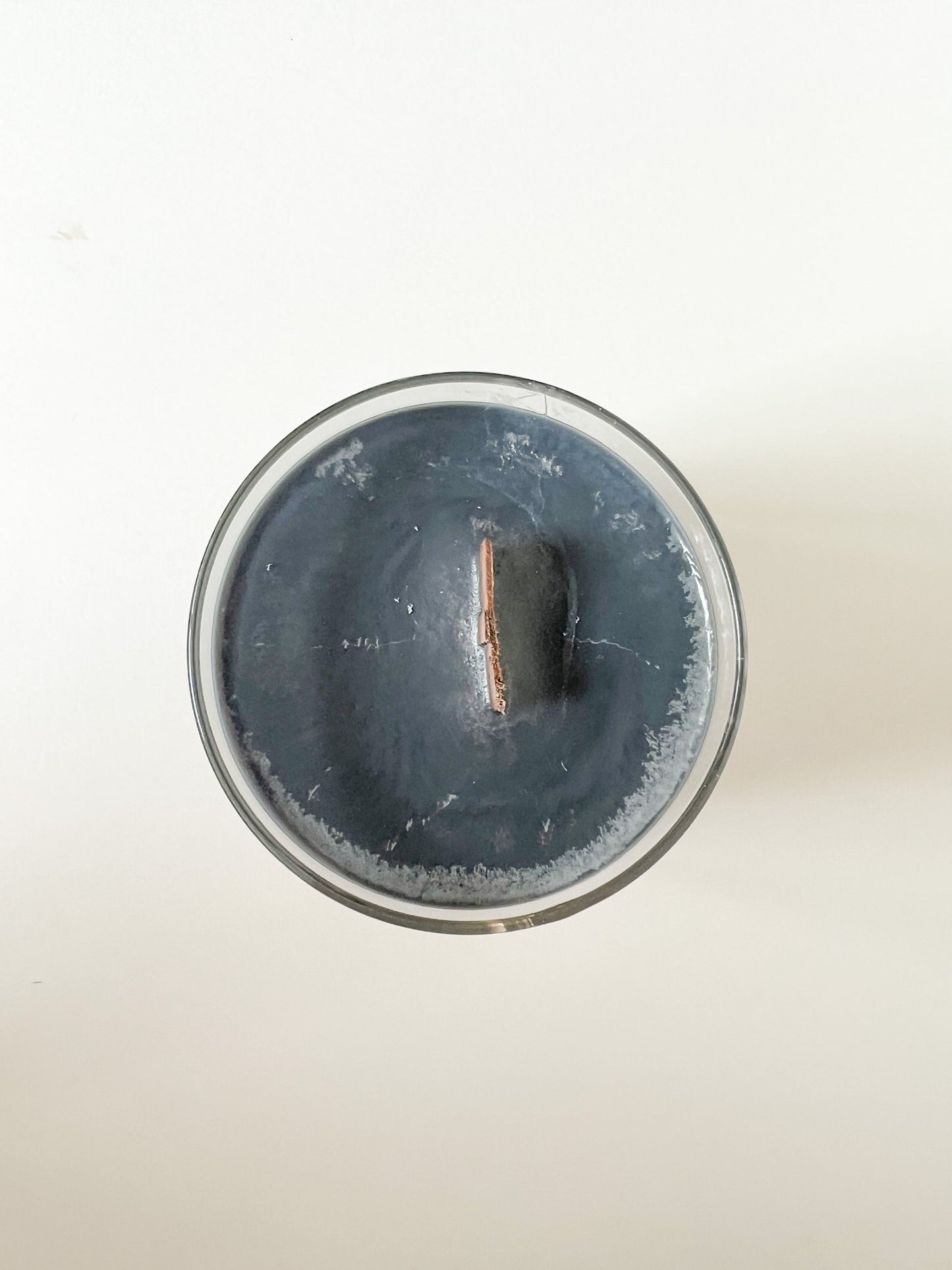 Special Edition : Black Wax Palo Santo Wood Wick Candle - www.Shopthatapp.com