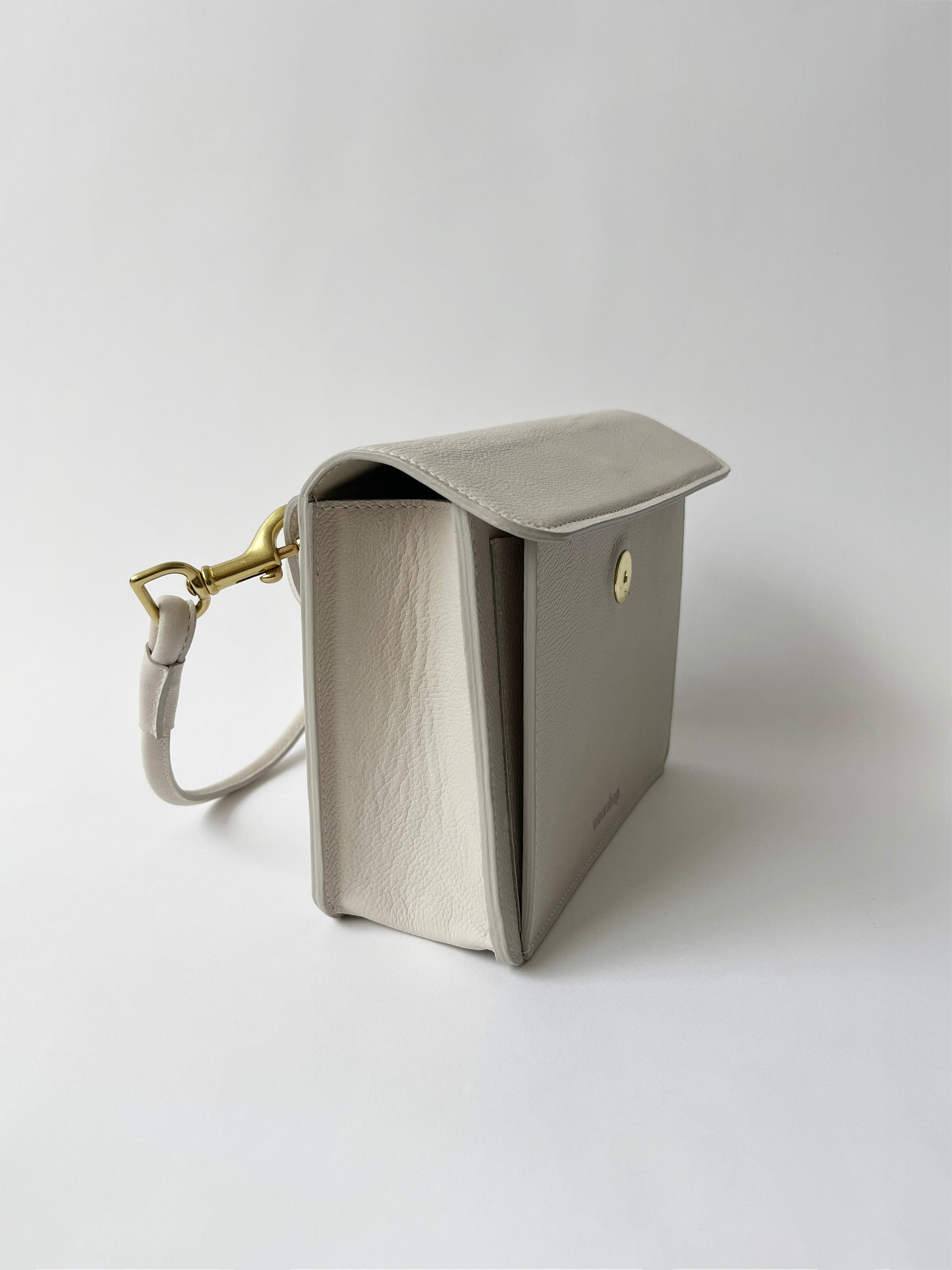 Vietta Piccola White - www.Shopthatapp.com