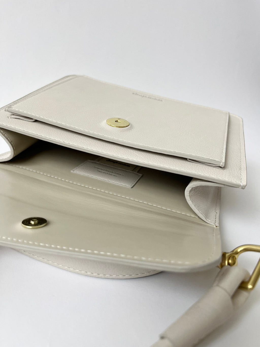 Vietta Piccola White - www.Shopthatapp.com