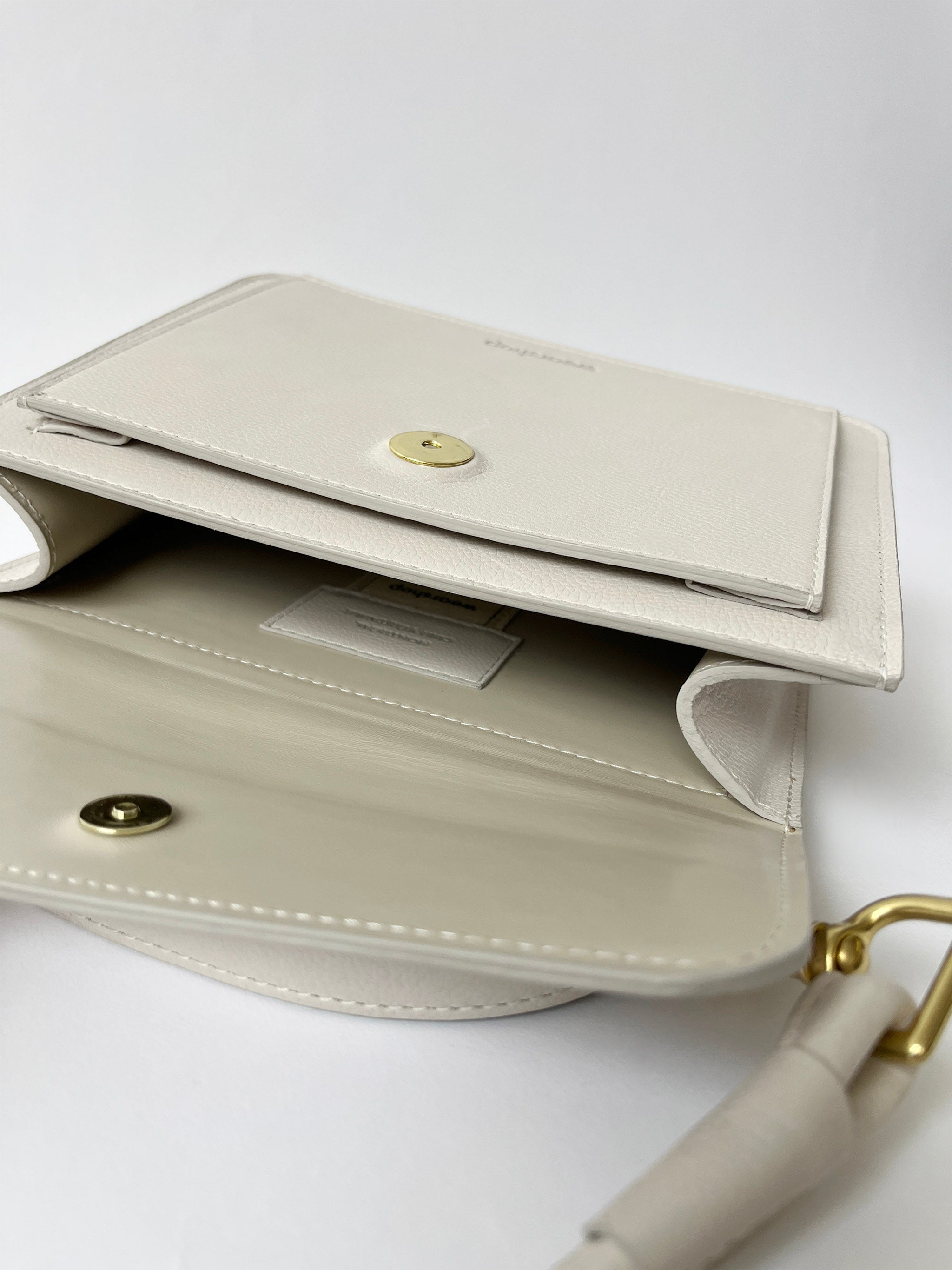 Vietta Piccola White - www.Shopthatapp.com