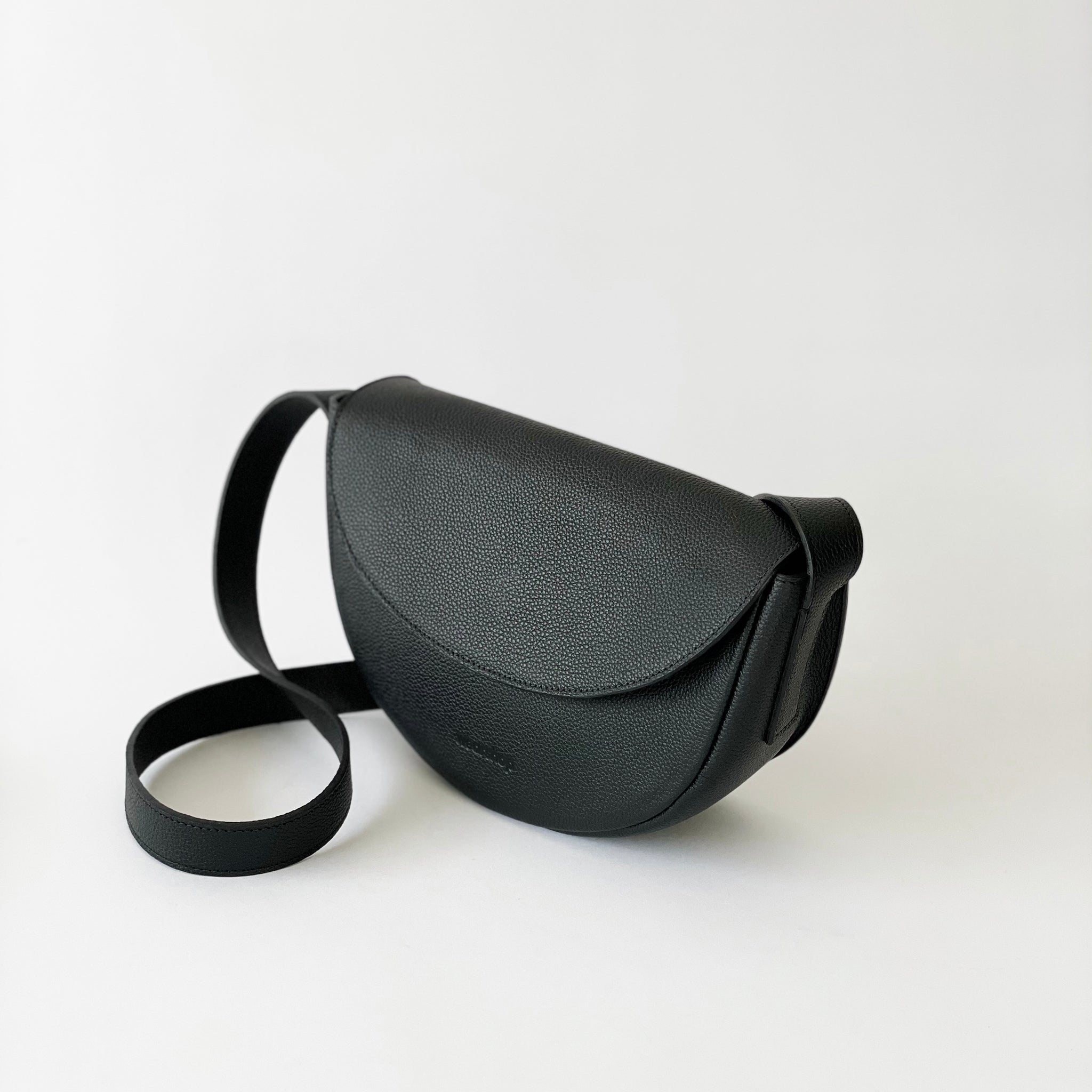 The Corsia Mezzaluna in Black - www.Shopthatapp.com