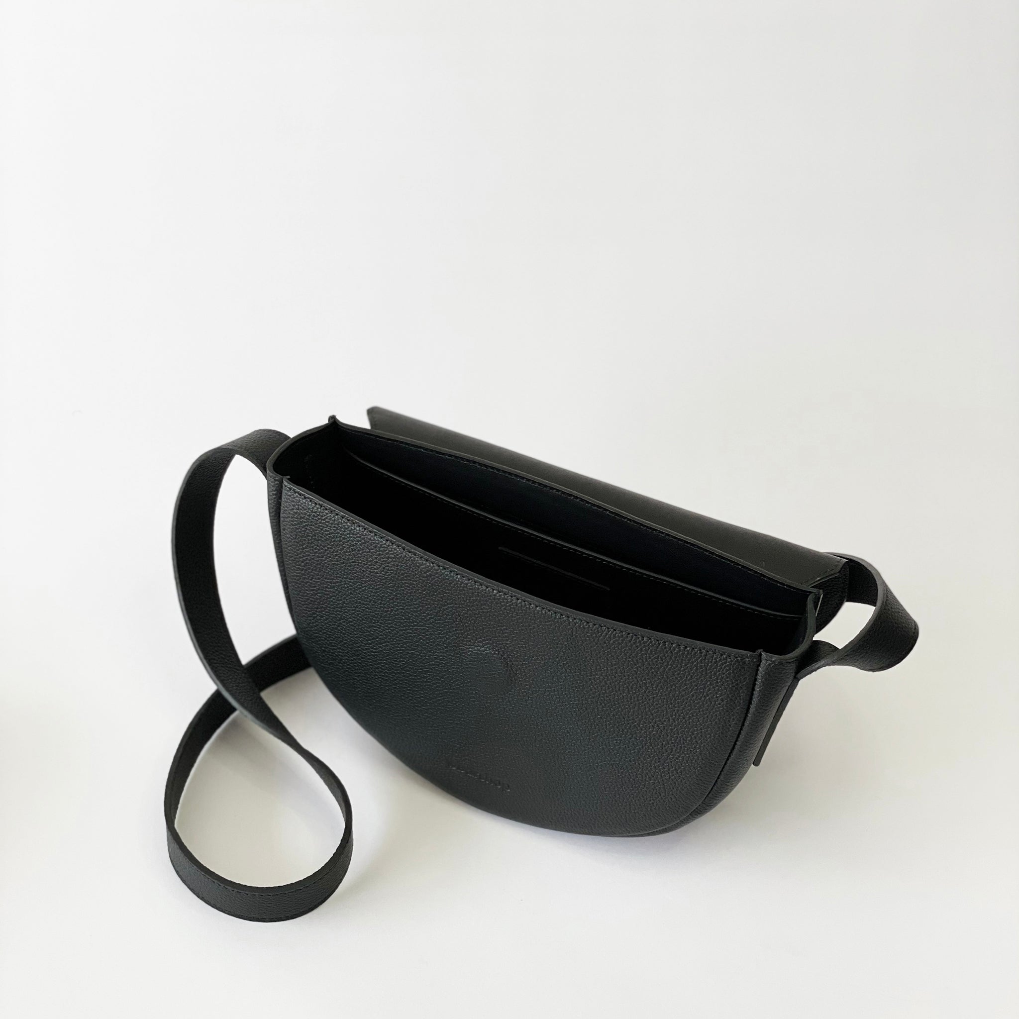 The Corsia Mezzaluna in Black - www.Shopthatapp.com