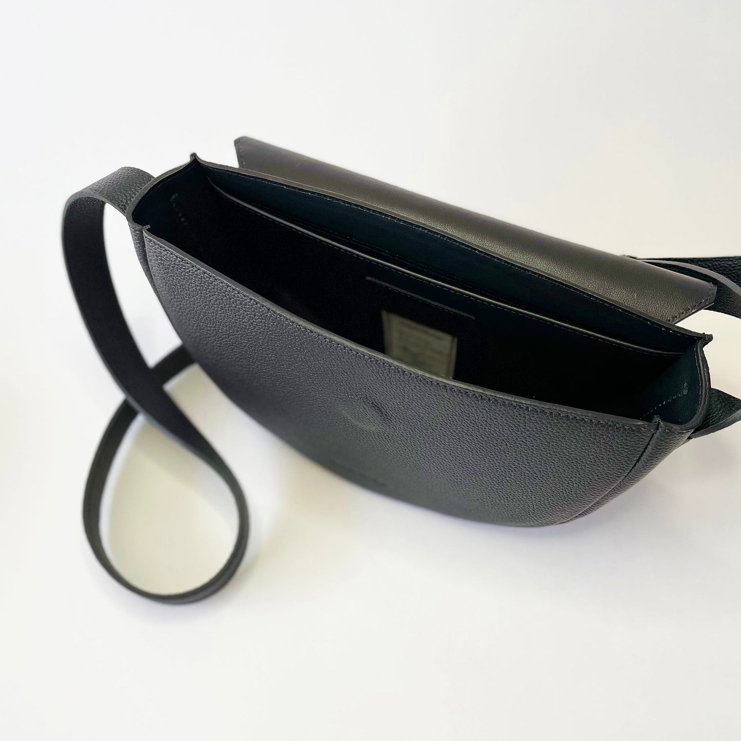 The Corsia Mezzaluna in Black - www.Shopthatapp.com