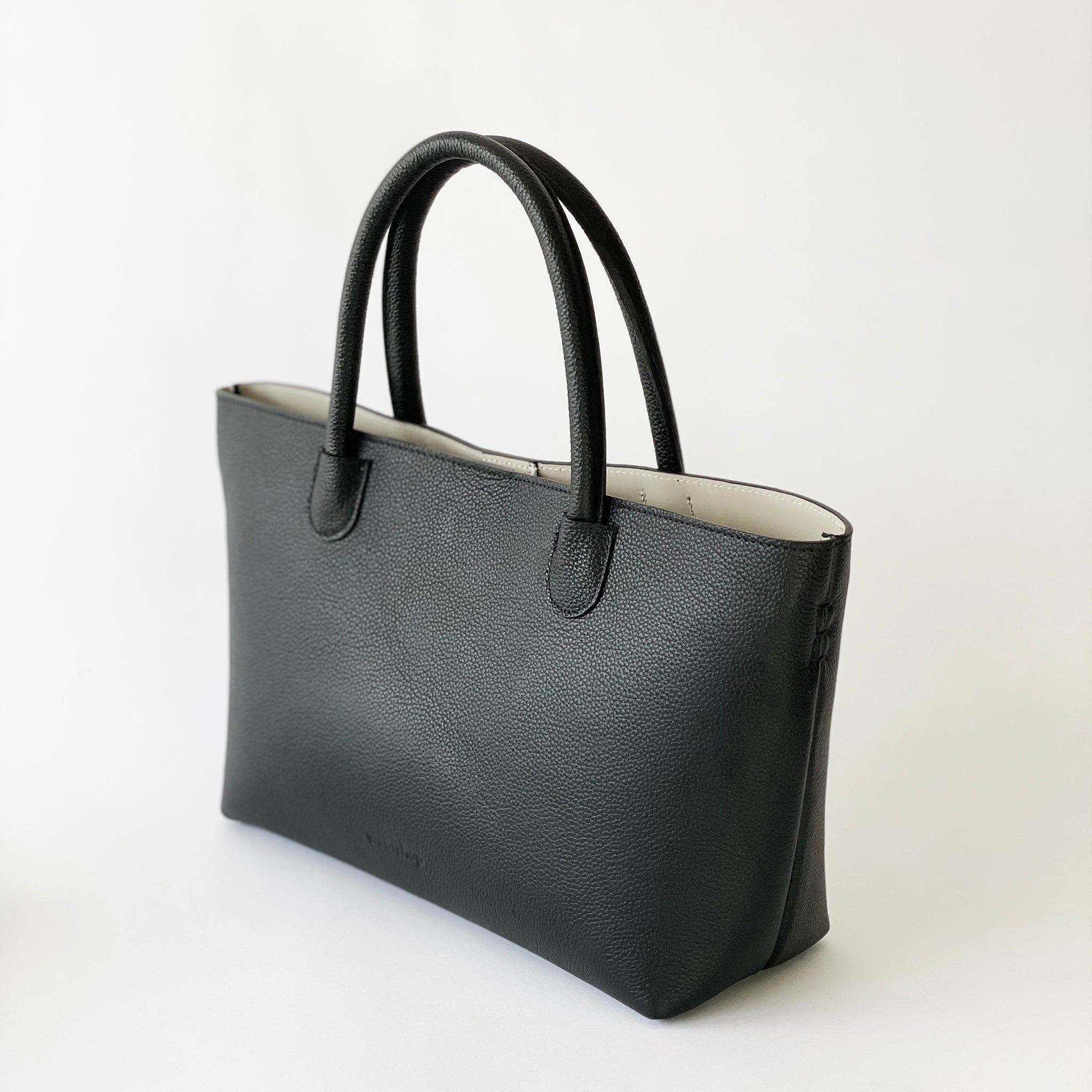 The Duca Lungo in Black - www.Shopthatapp.com