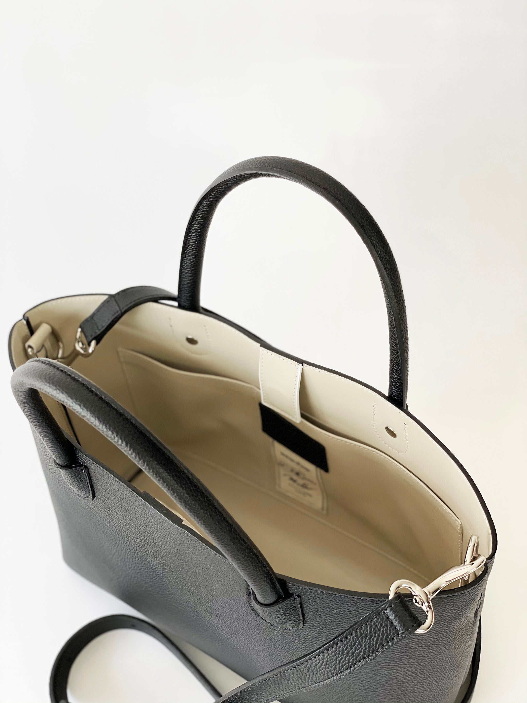 The Duca Lungo in Black - www.Shopthatapp.com