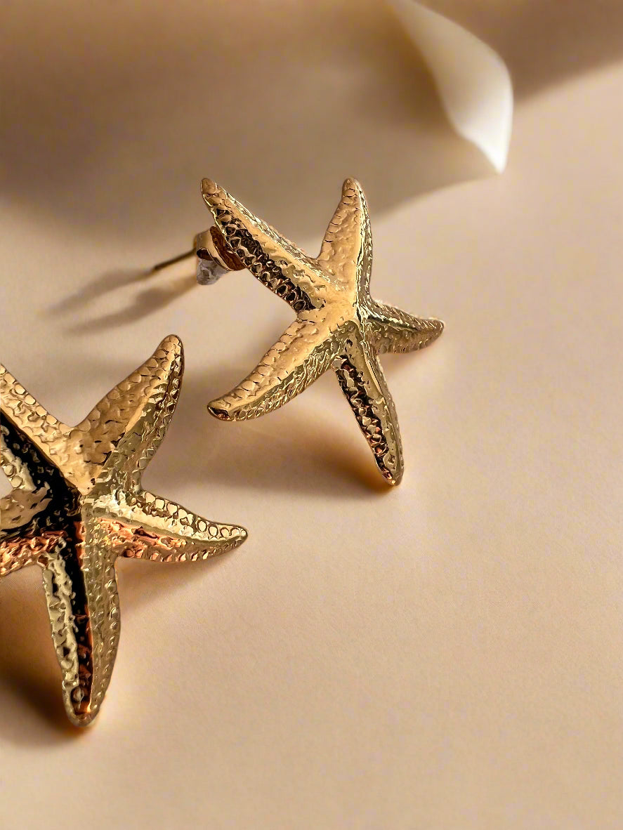 Starfish Earrings - www.Shopthatapp.com