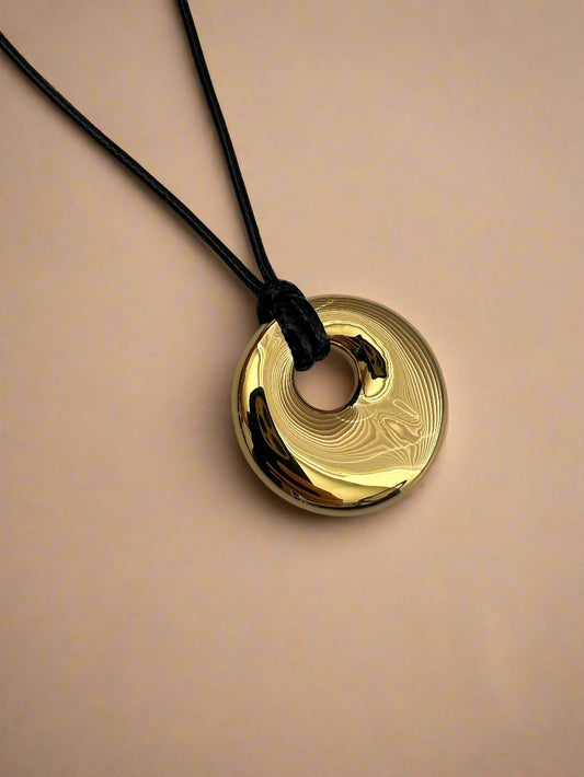 Orb Pendant Necklace - www.Shopthatapp.com
