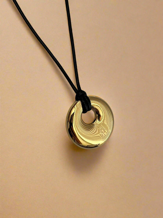 Orb Pendant Necklace - www.Shopthatapp.com