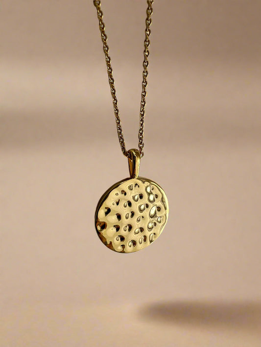 Molten Disc Necklace - www.Shopthatapp.com