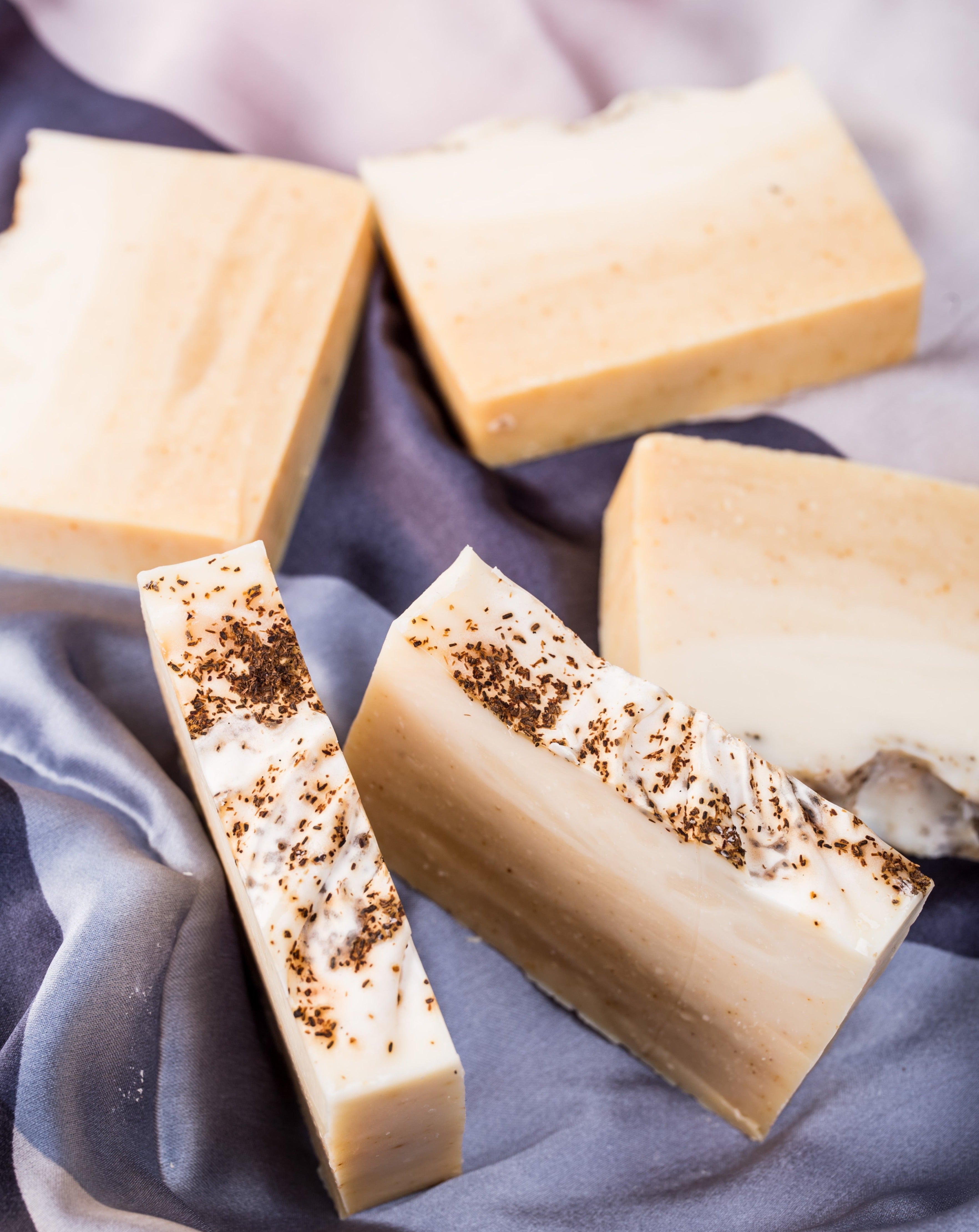 Savon Curcuma Illuminateur - www.Shopthatapp.com