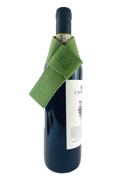 K0010EB | Salvagoccia per Bottiglia Fabriqué en Italie à Vera Pelle pieno fiore, grana dollaro - Colore Verde. Dimensions: cm 27 x 4 x 0,5. Confezione: Coffret cadeau rigide fond/coperchio