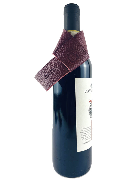 K0010XB | Salvagoccia per Bottiglia Fabriqué en Italie à Vera Pelle pieno fiore, grana dollaro - Colore Bordeaux. Dimensions: cm 27 x 4 x 0,5. Confezione: Coffret cadeau rigide fond/coperchio